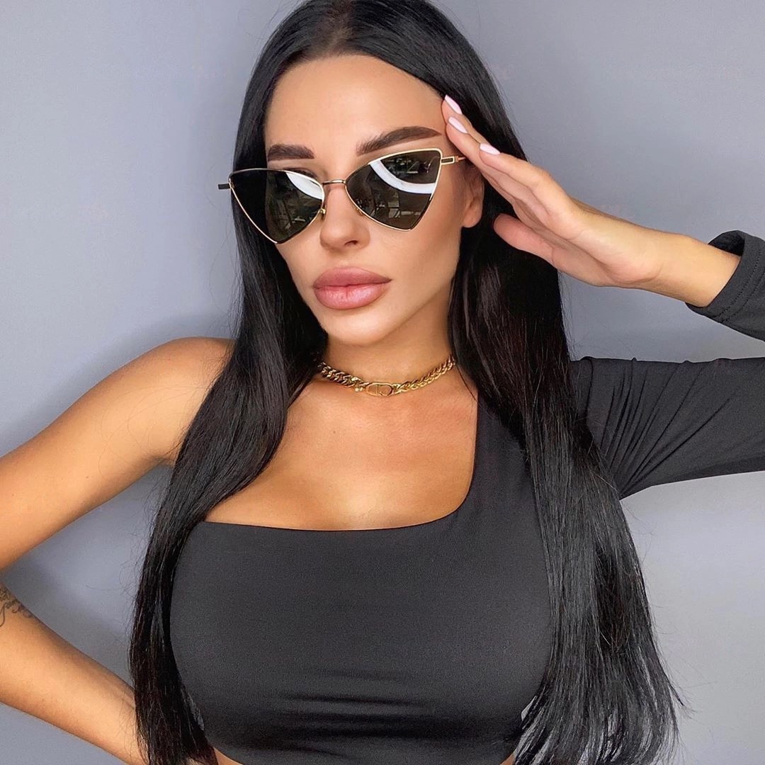 Эскорт AGENCY STAR GIRLS с 3 размером груди сделает с удовольствием минет в презервативе и позовет в гости в Центральный