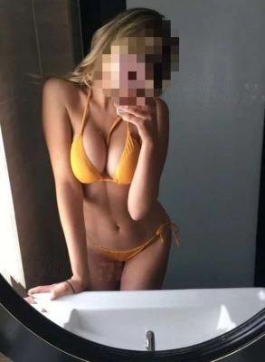 Путана Анастасия с 3 размером груди сделает нежно семейным парам и примет у себя