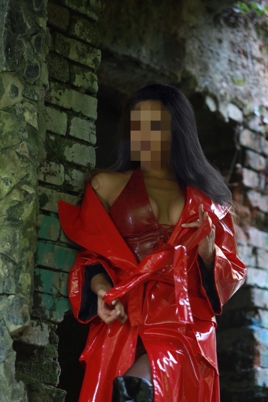 Массажистка Steffani 28 лет исполнит стриптиз не профи и примет у себя в Любой район